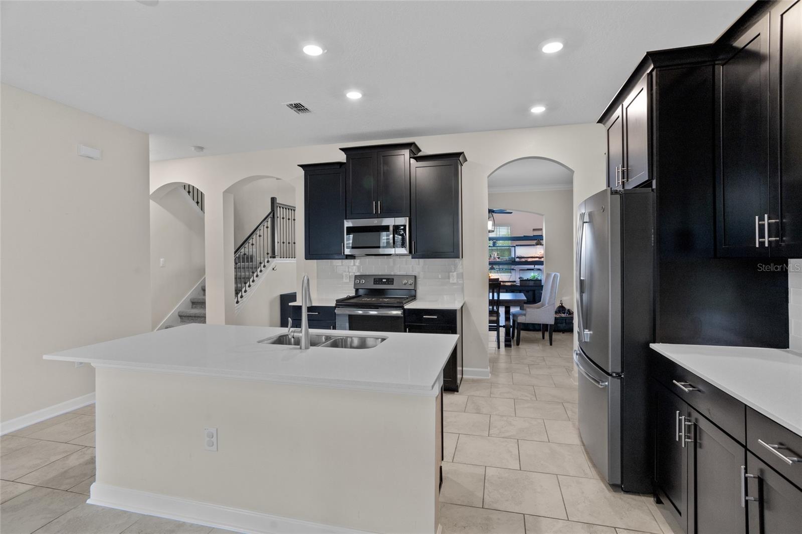 3853 CORTLAND DRIVE