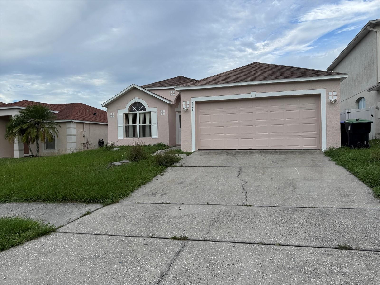 This property is 5 minutes' drive to Wak mart and Sam's Club, Schools, Restaurants and Churches.