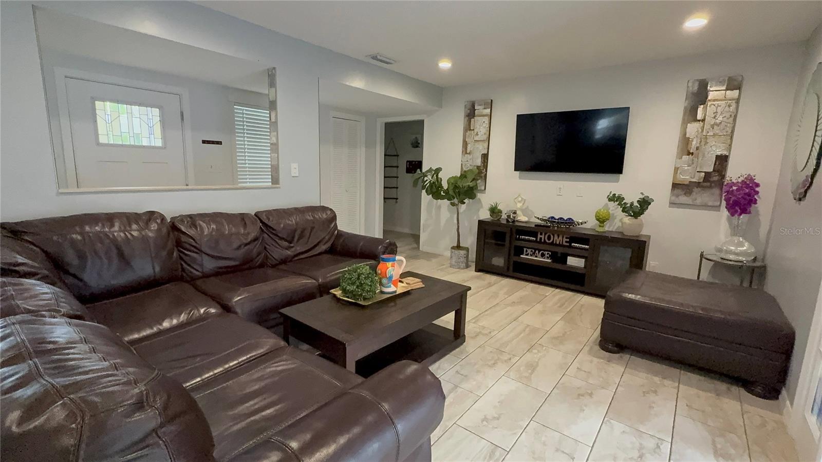 914 W CIMMERON DRIVE