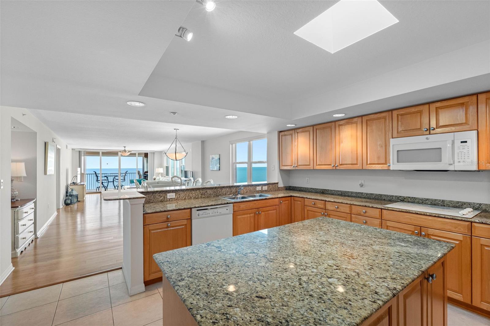 LA CONTESSA CONDO - Residential