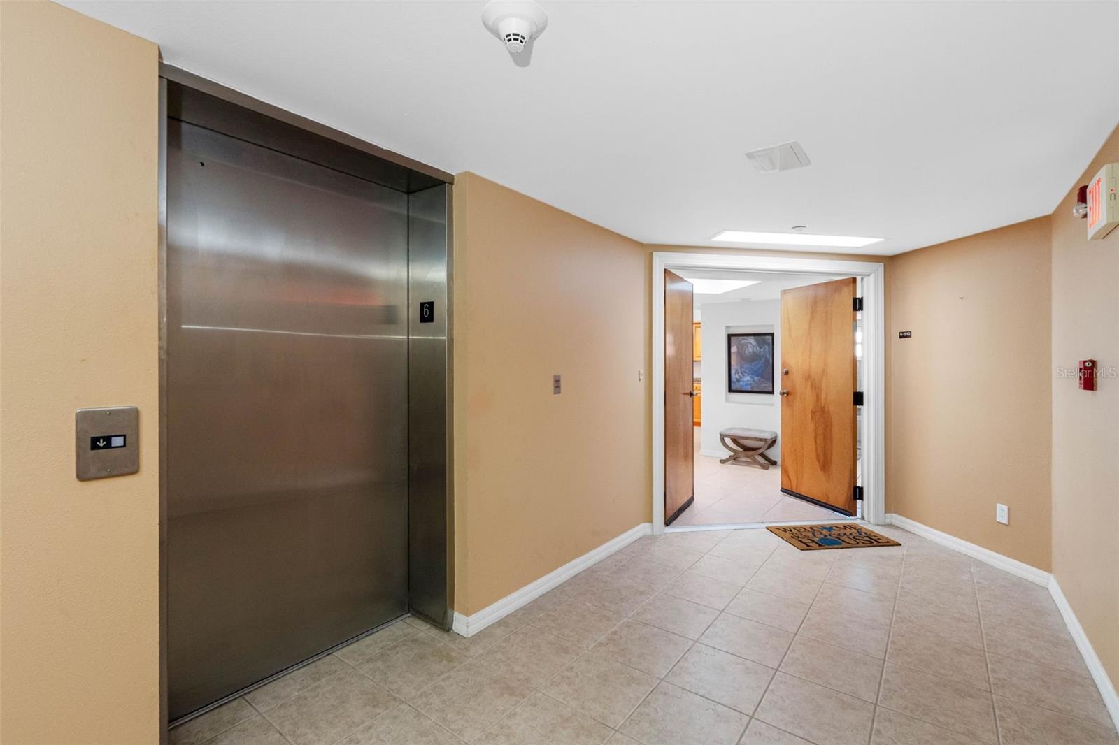 LA CONTESSA CONDO - Residential