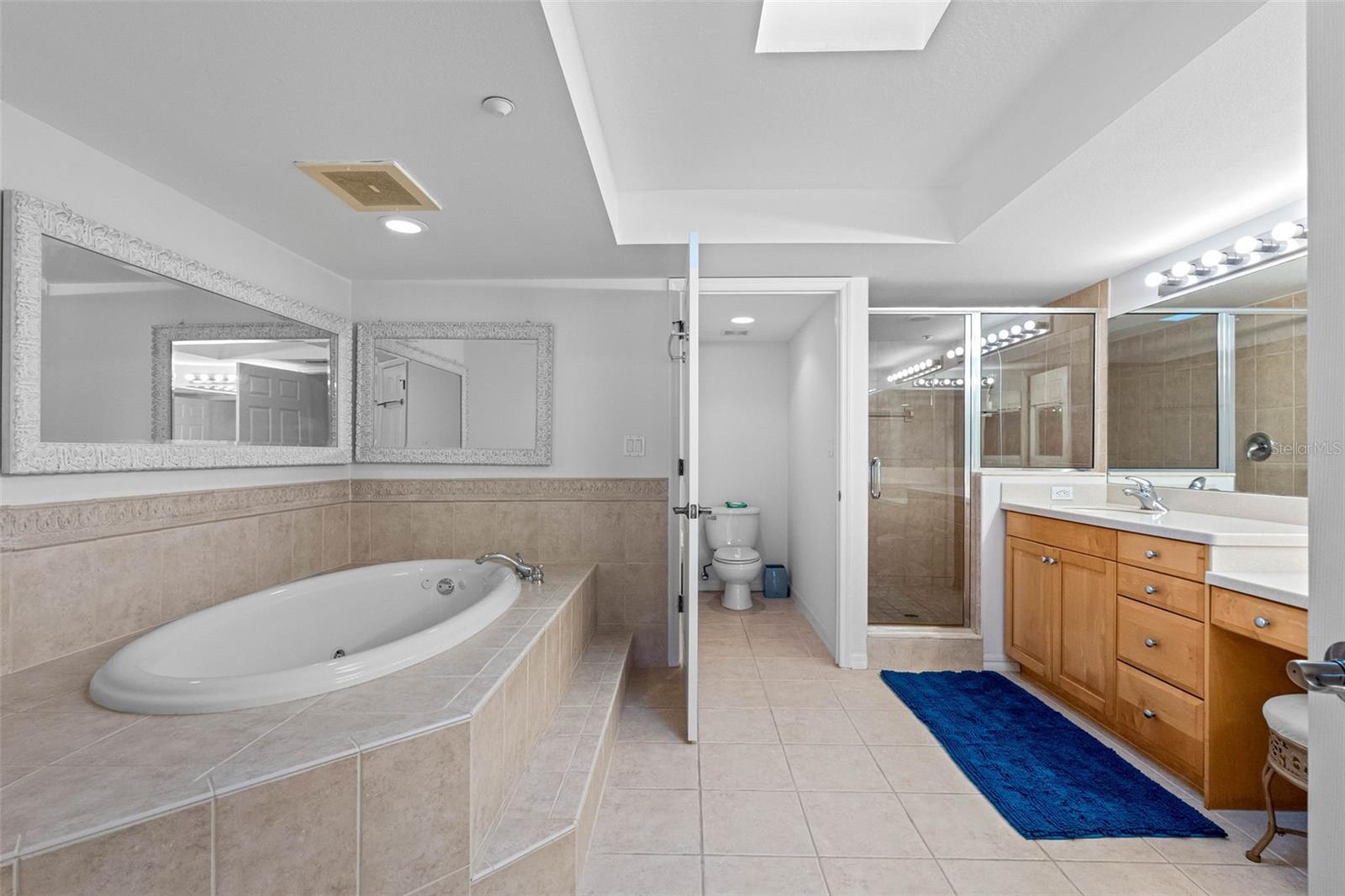 LA CONTESSA CONDO - Residential