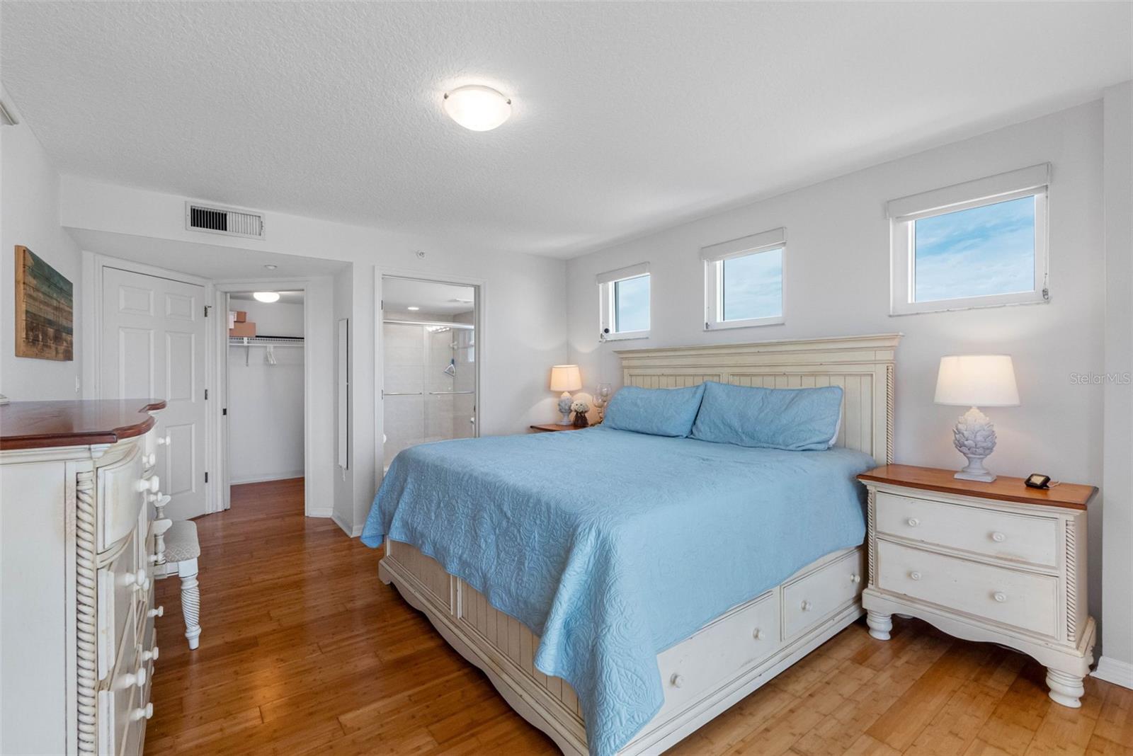 LA CONTESSA CONDO - Residential