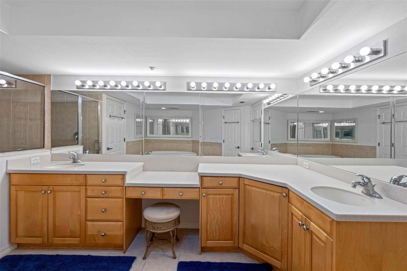 LA CONTESSA CONDO - Residential