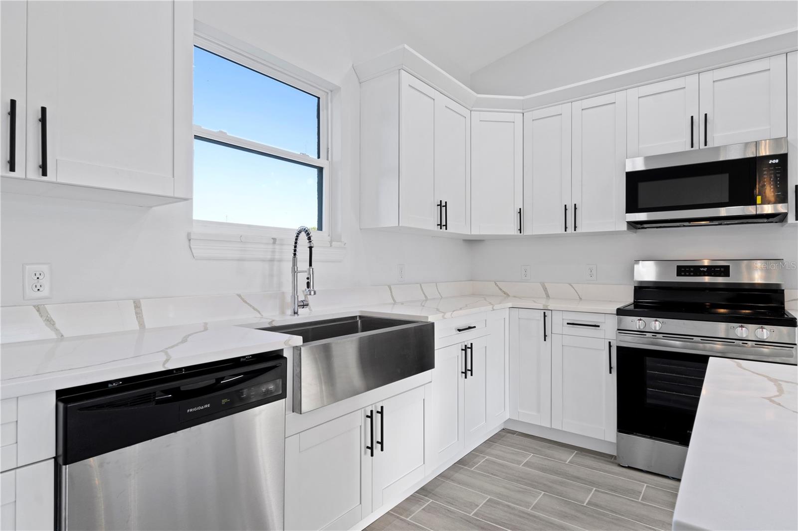 SILVER SPGS SHORES UN #25 - Residential