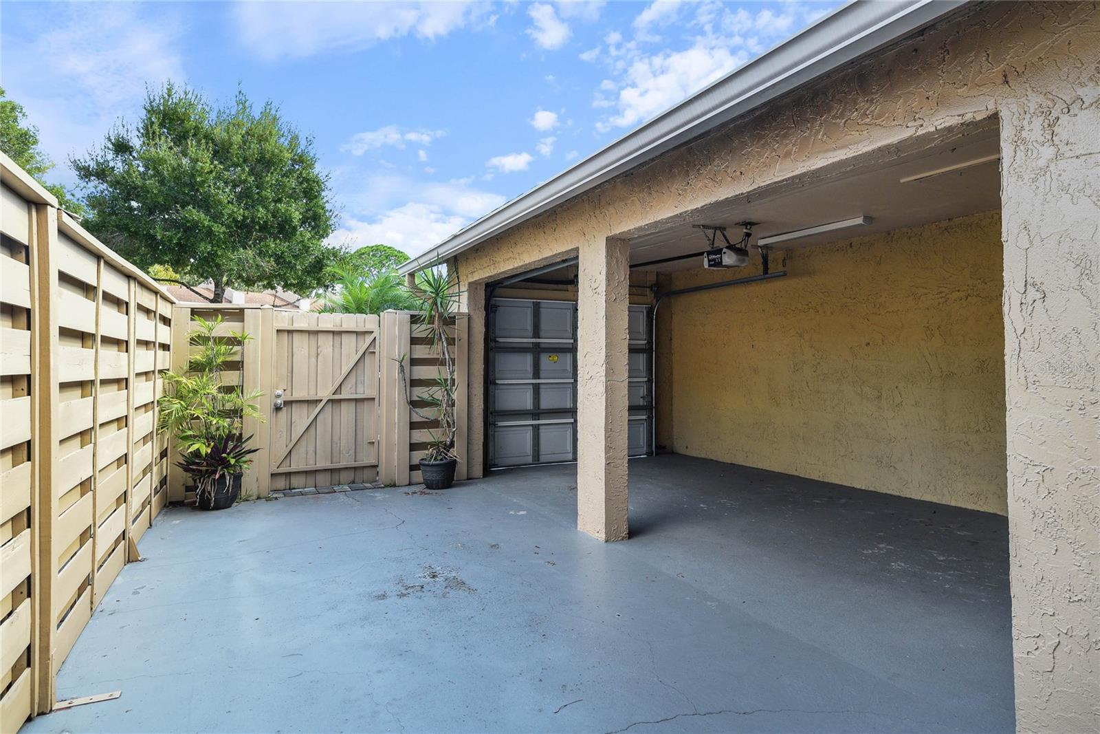 PARK LAKE TOWNHOUSES - Residential