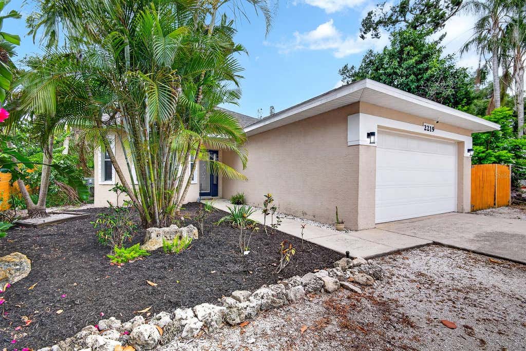 Photo of 2219 18th Avenue W, Bradenton, FL 34205 (MLS # A4696162)