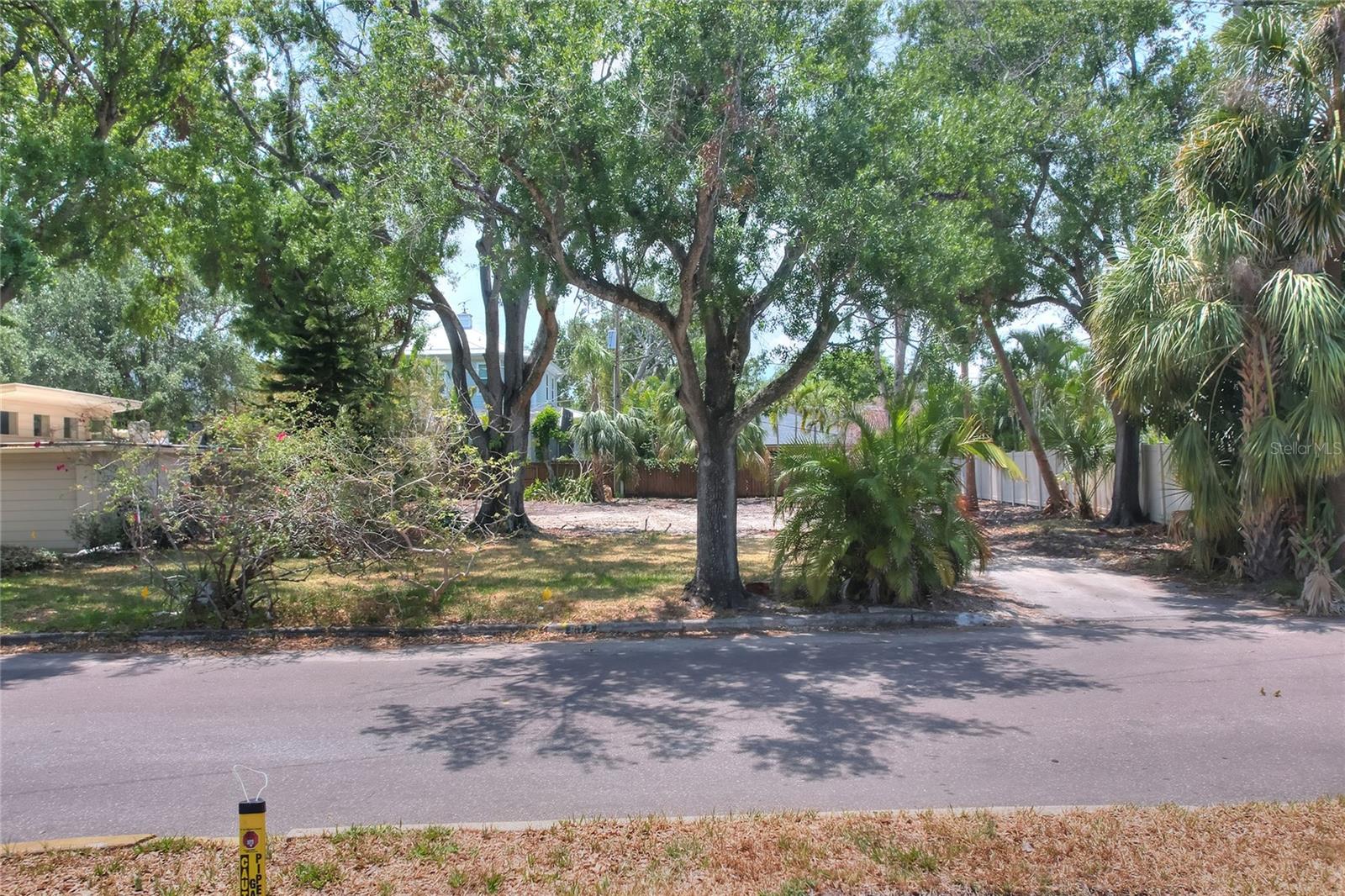 Davis Island Dream lot! Located in the central portion of the lush island is this CLEARED lot, waiting for your contractor to erect the home of your dreams! With 80 feet of street frontage, and 114 depth, there's plenty of room to let your dreams come to life! Mature trees were maintained in the periphery of the lot and could be incorporated into your landscaping if desired!