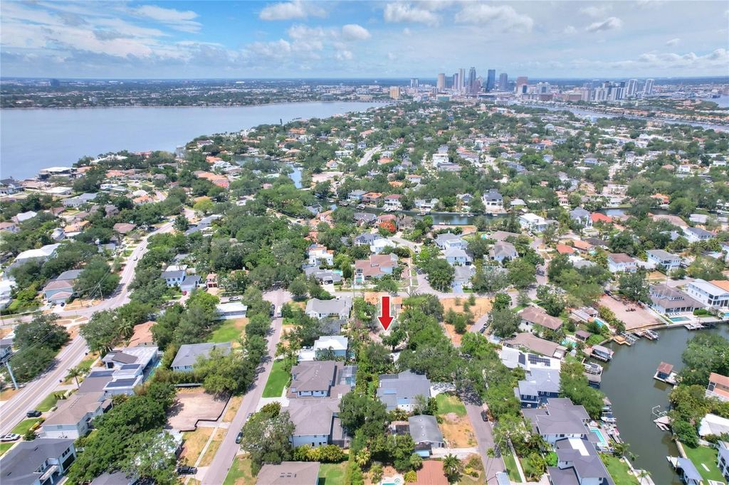 Photo of 572 Marmora Avenue, Tampa, FL 33606 (MLS # L4953480)