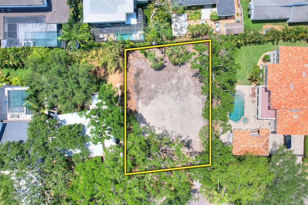 Photo of 572 Marmora Avenue, Tampa, FL 33606 (MLS # L4953480)