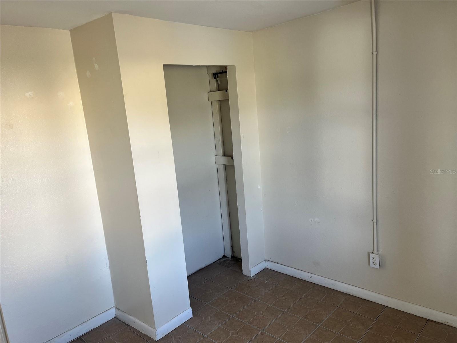 LAKE WALES LAND CO SUB - Residential Lease