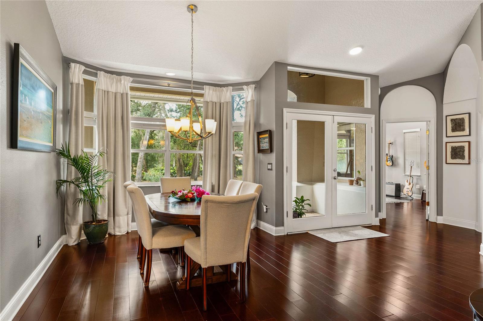 ROSS LAKE SHORES - Residential