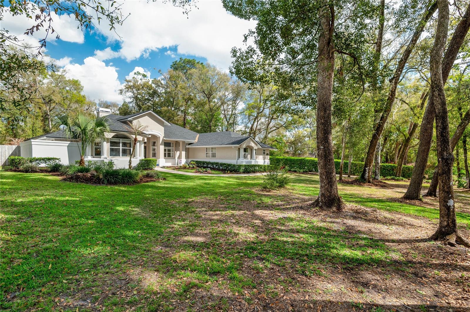 ROSS LAKE SHORES - Residential