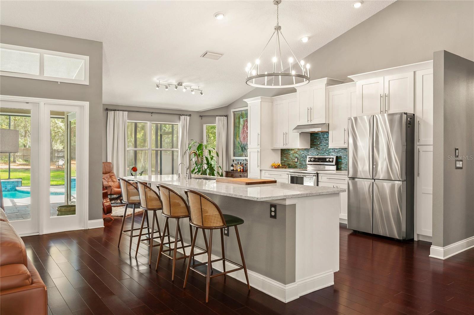 ROSS LAKE SHORES - Residential