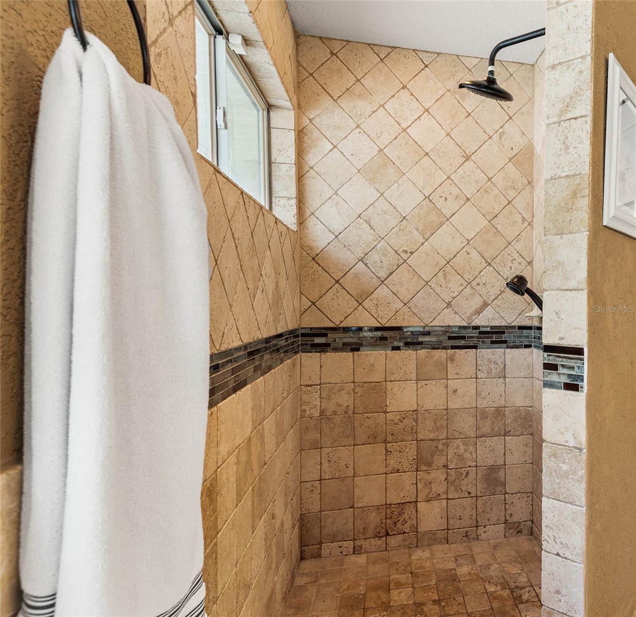 ROSS LAKE SHORES - Residential