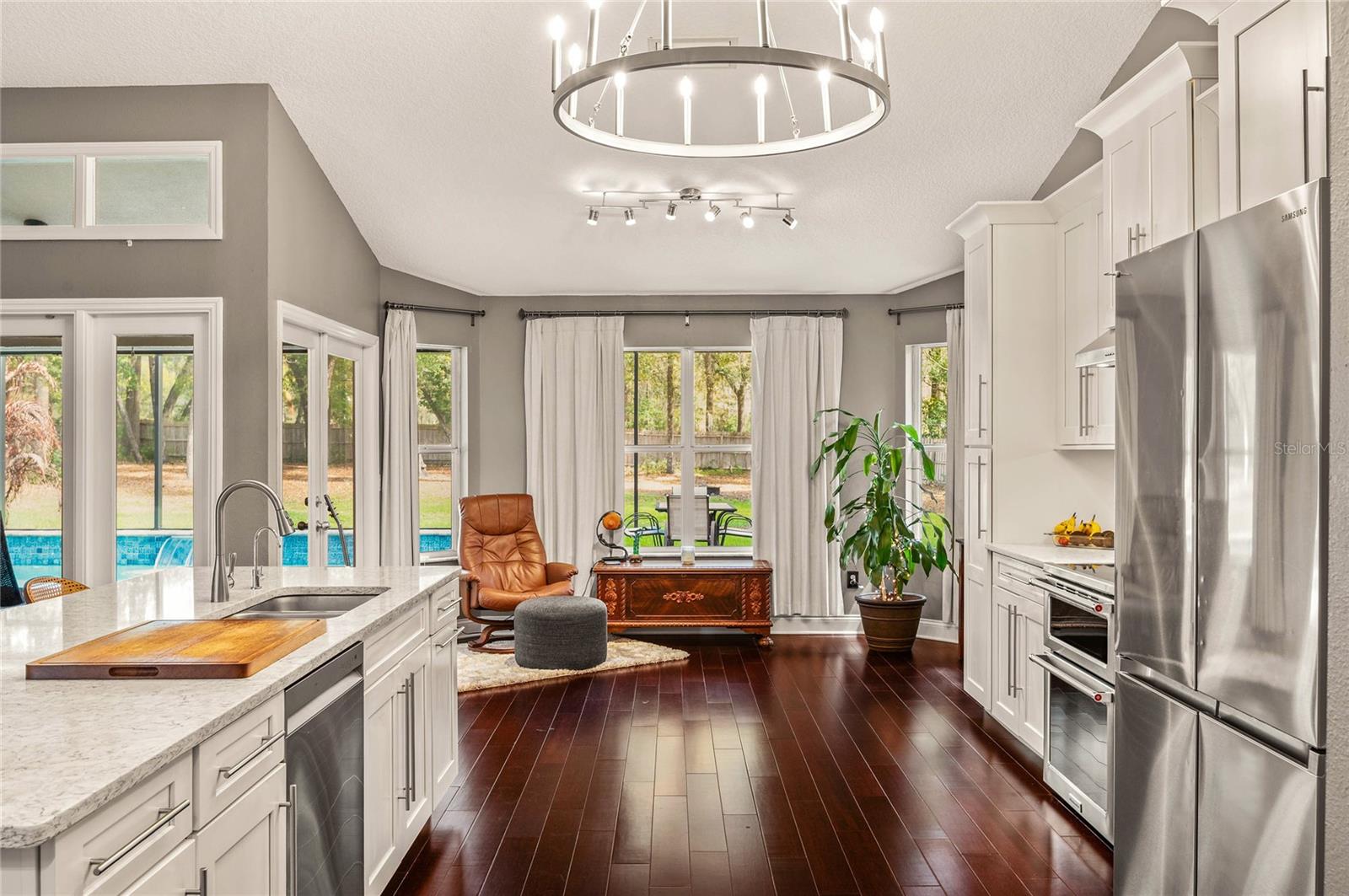 ROSS LAKE SHORES - Residential