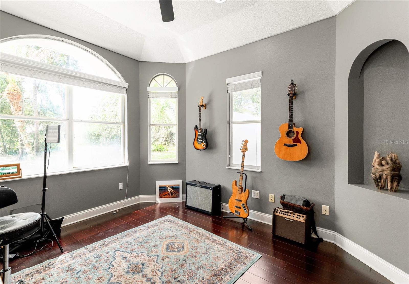 ROSS LAKE SHORES - Residential