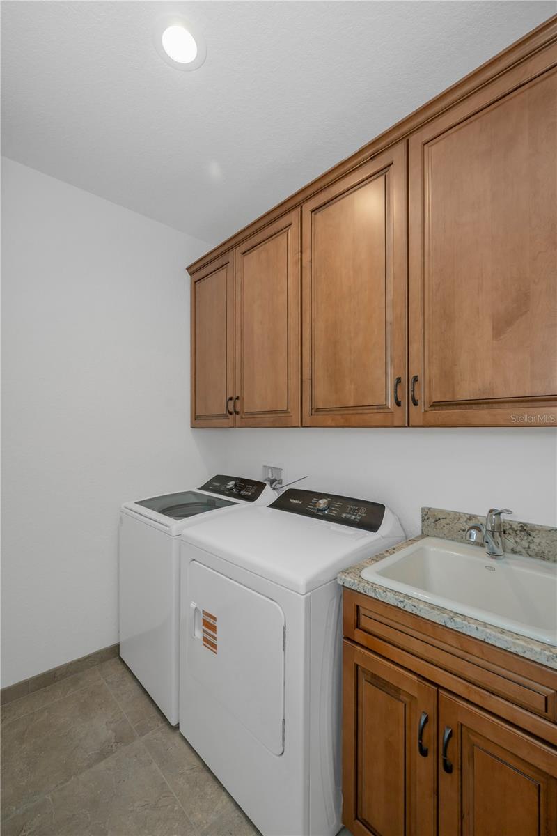 EMPEDRADO OAKS TWNHMS - Residential