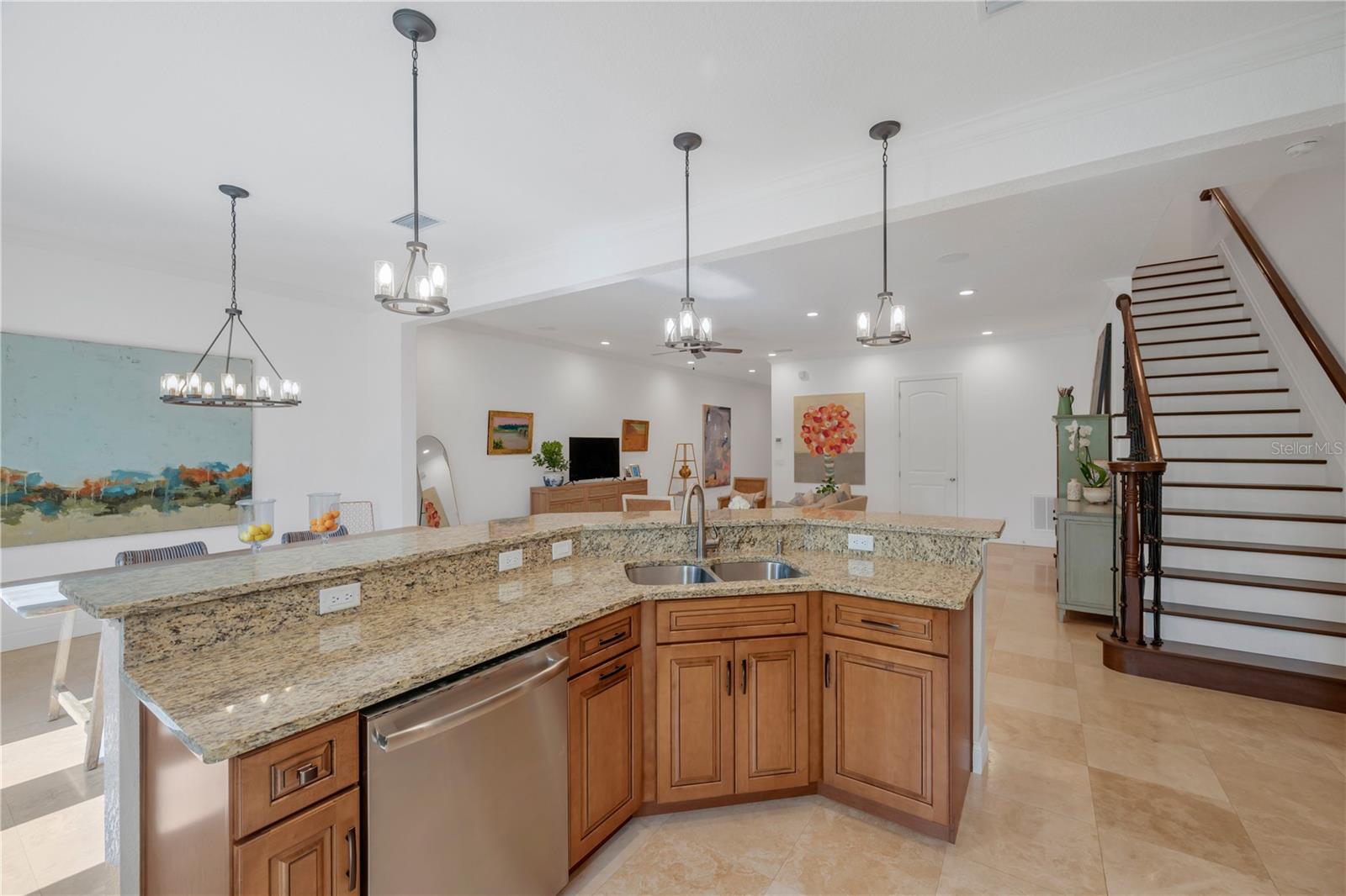 EMPEDRADO OAKS TWNHMS - Residential