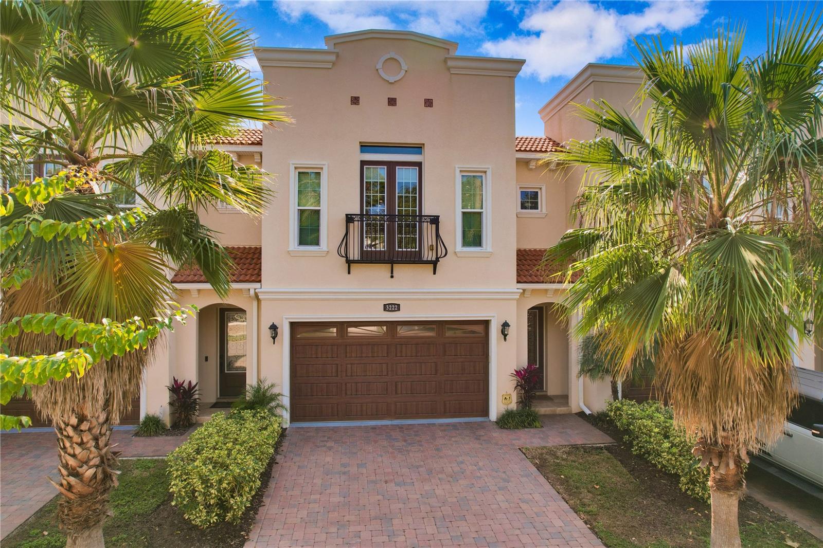 EMPEDRADO OAKS TWNHMS - Residential