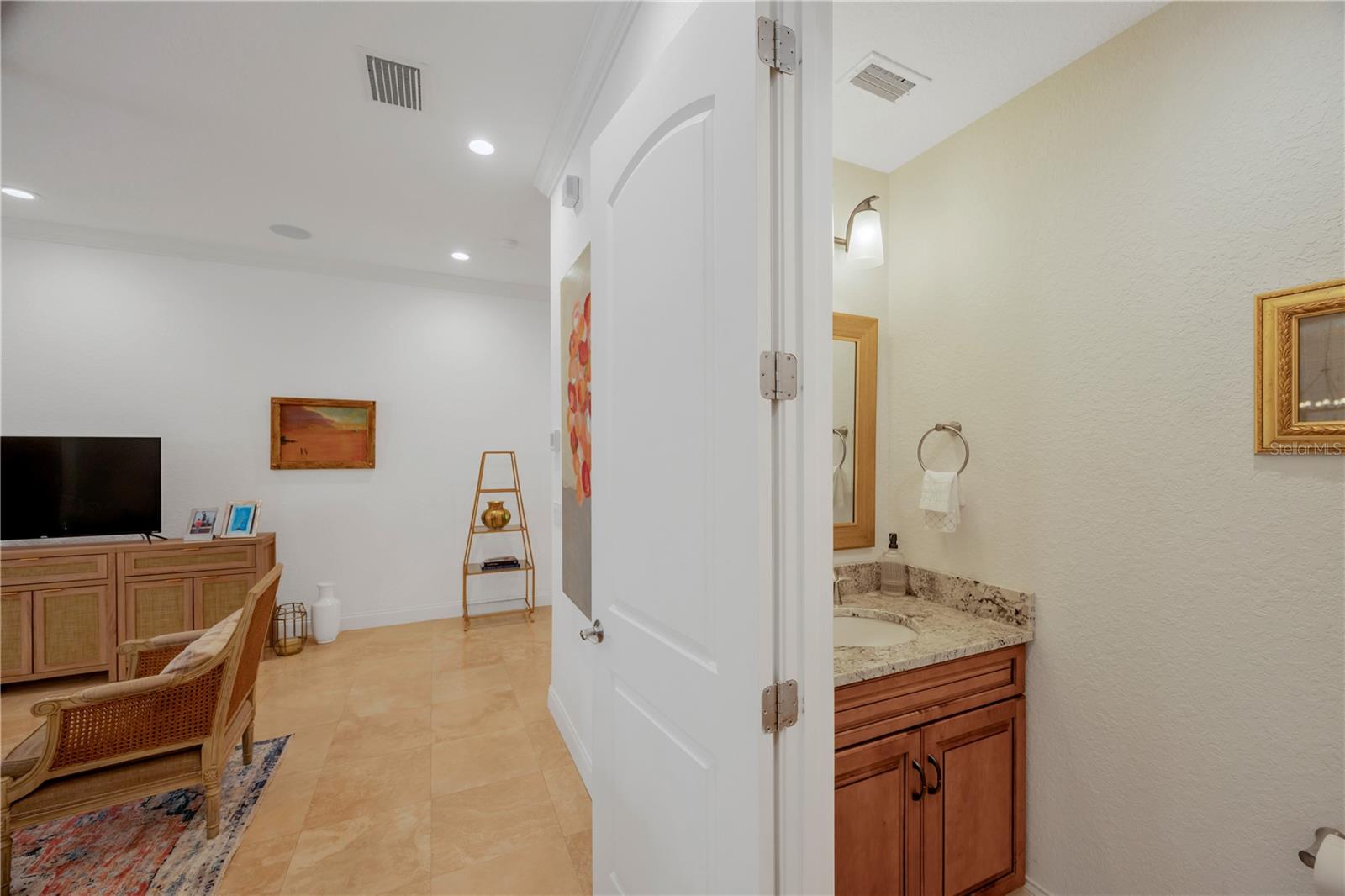 EMPEDRADO OAKS TWNHMS - Residential