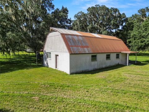 A home in PLANT CITY