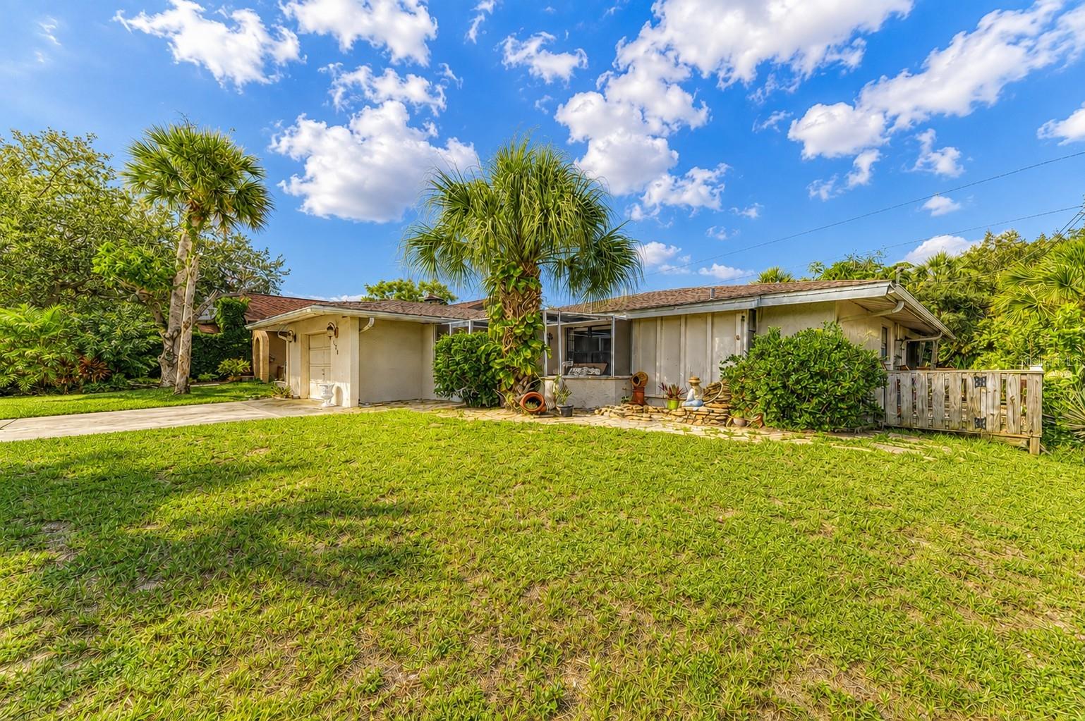 523 CASAS BONITAS DRIVE