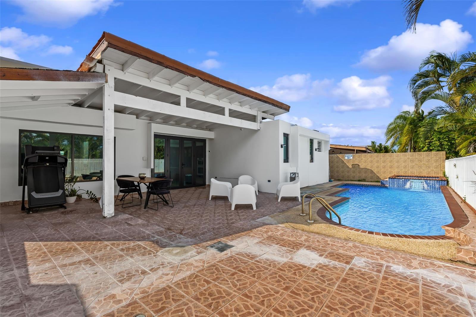 PASEO DEL PRADO - Residential