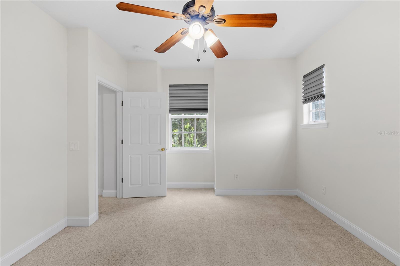 FISHHAWK RANCH TOWNCENTER PHAS - Residential