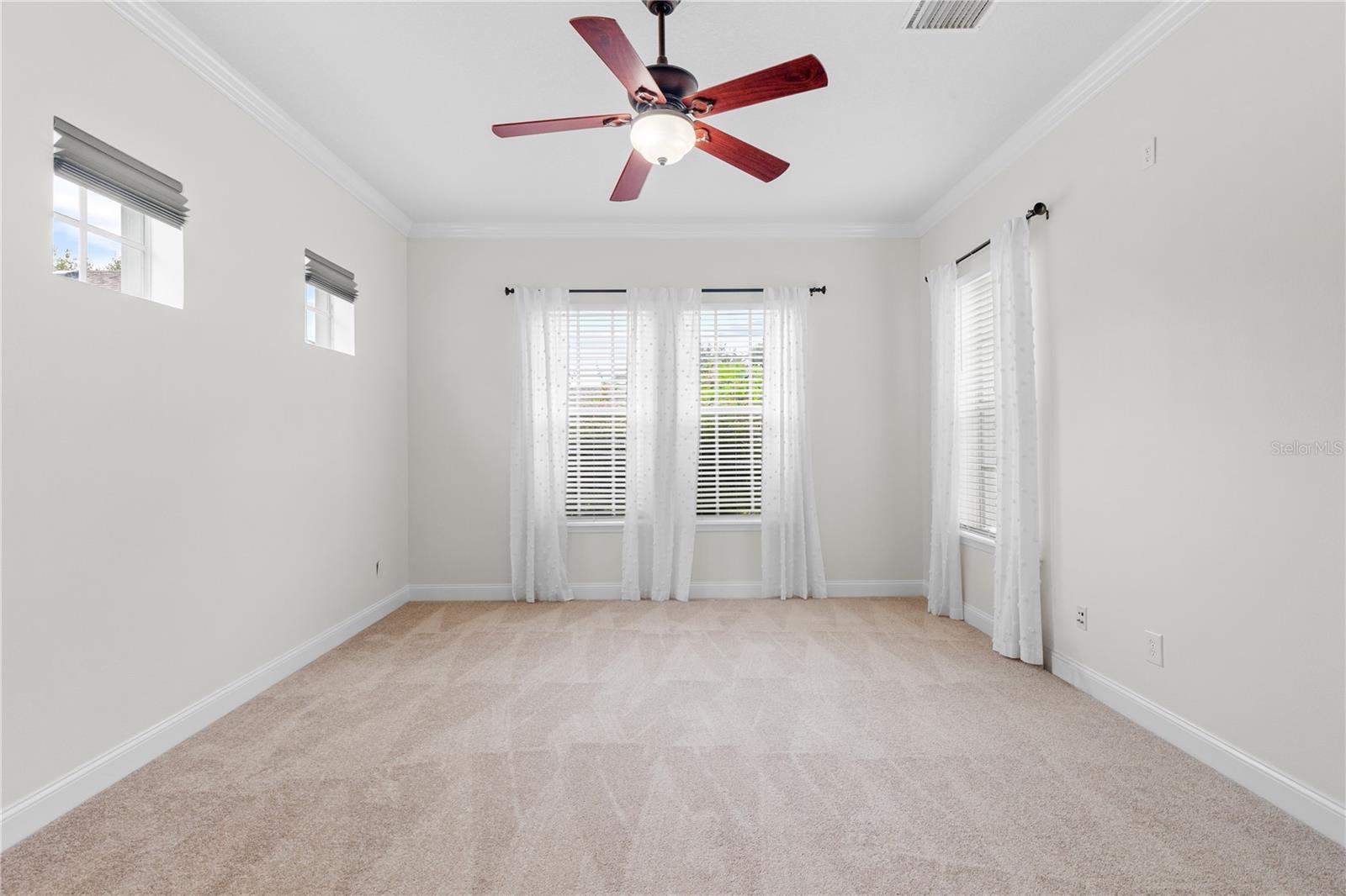 FISHHAWK RANCH TOWNCENTER PHAS - Residential