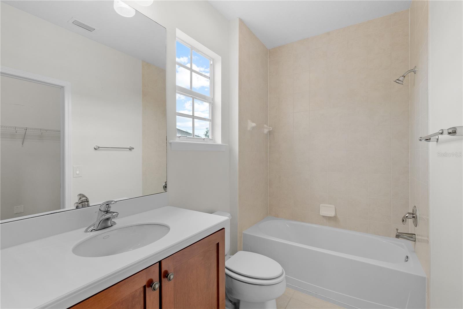 FISHHAWK RANCH TOWNCENTER PHAS - Residential