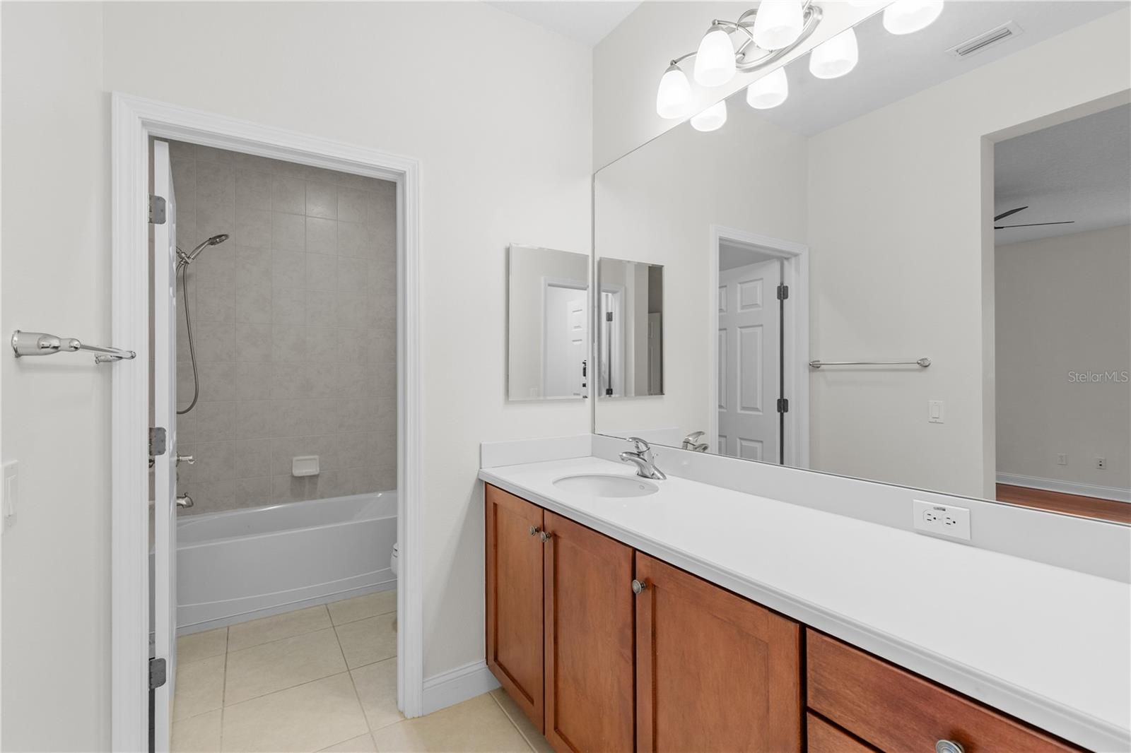 FISHHAWK RANCH TOWNCENTER PHAS - Residential