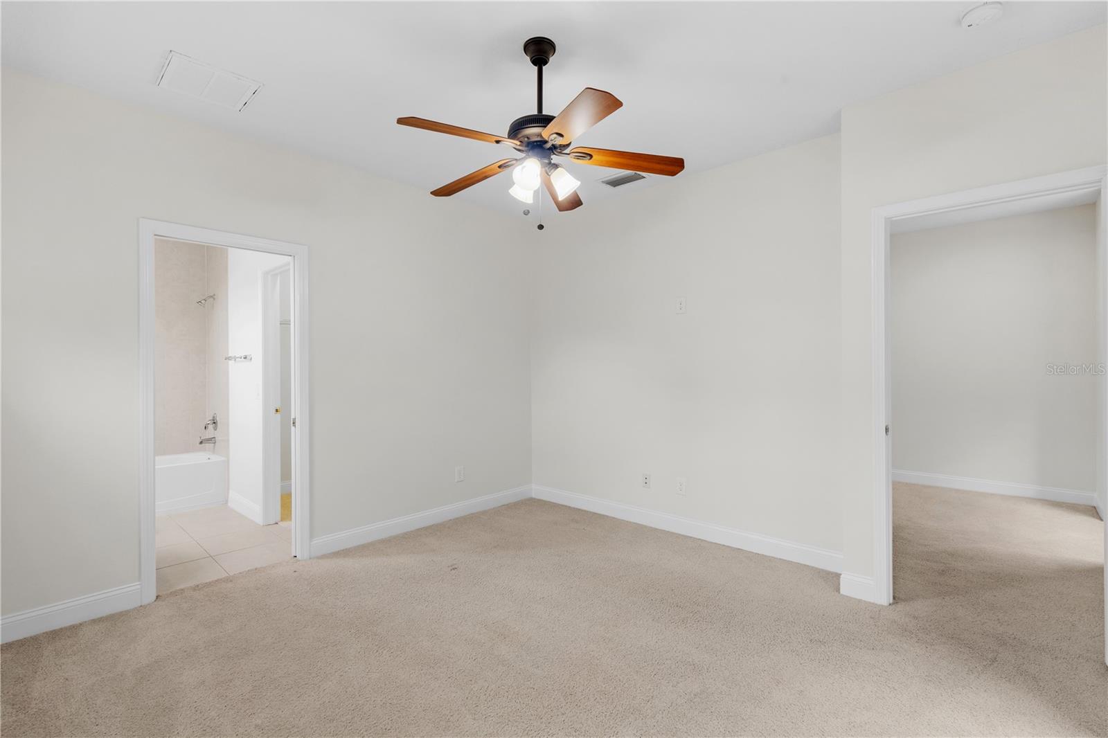 FISHHAWK RANCH TOWNCENTER PHAS - Residential