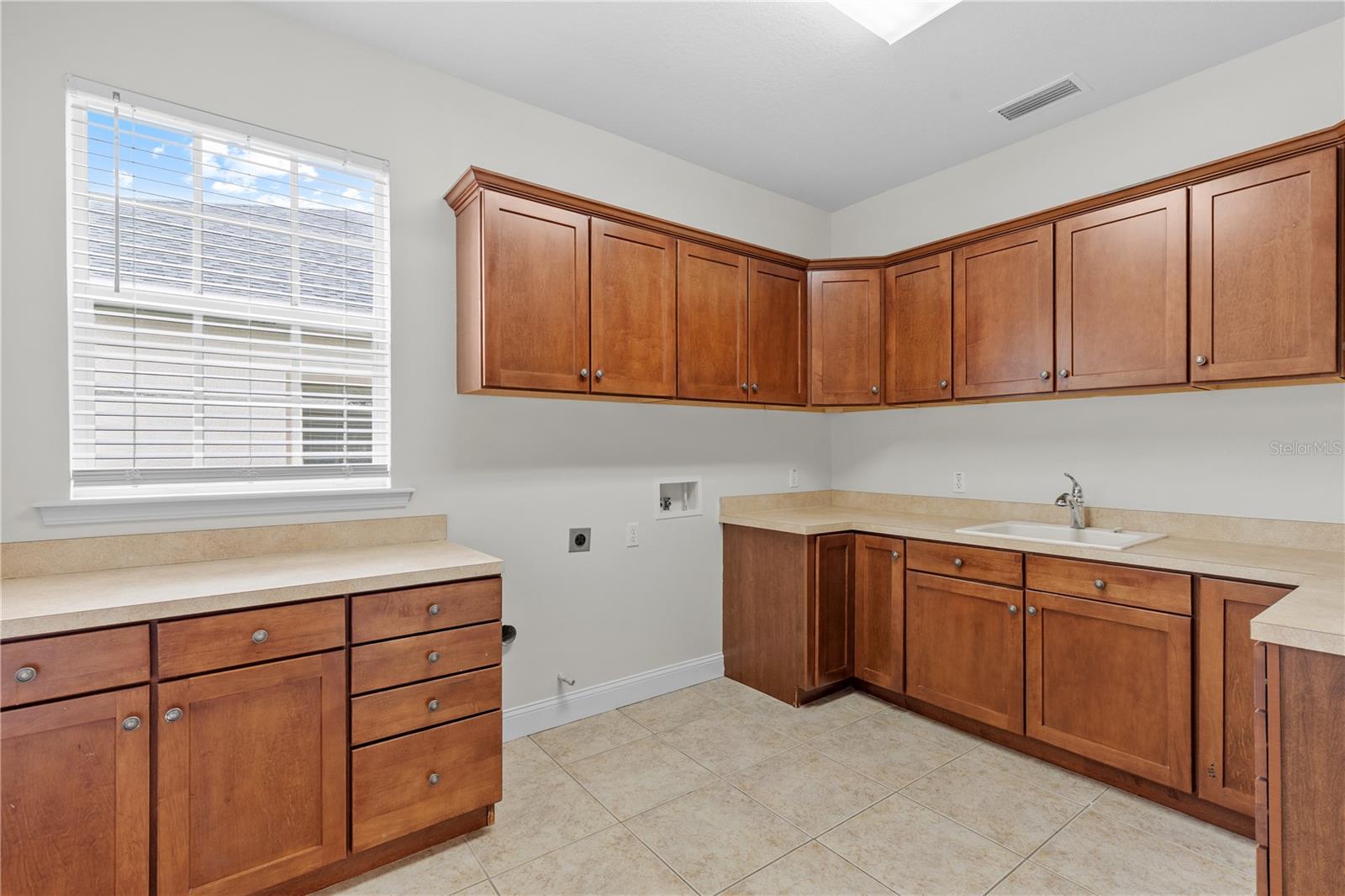 FISHHAWK RANCH TOWNCENTER PHAS - Residential