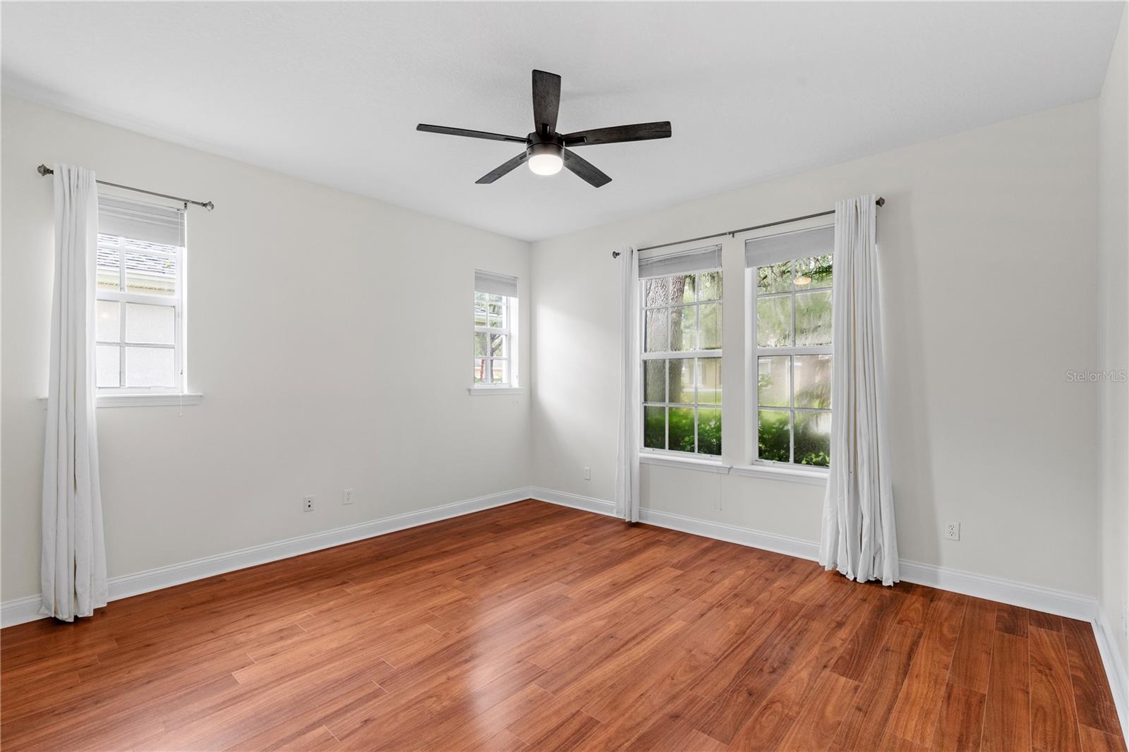 FISHHAWK RANCH TOWNCENTER PHAS - Residential