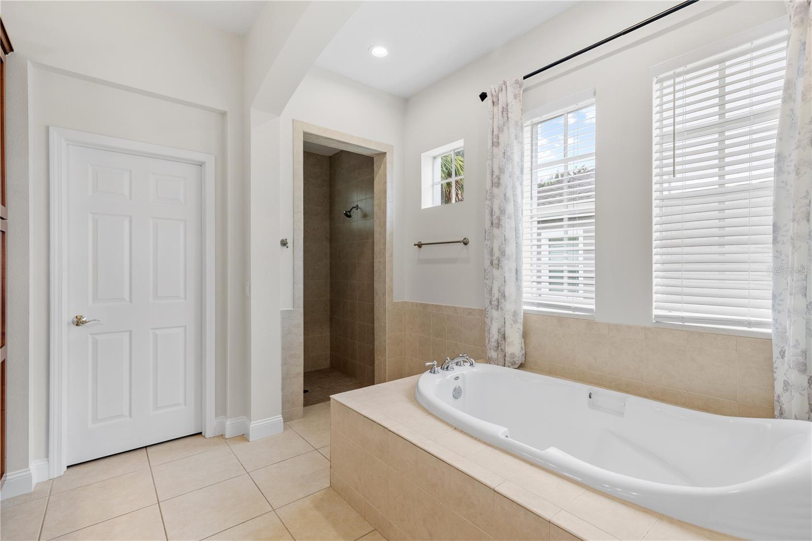 FISHHAWK RANCH TOWNCENTER PHAS - Residential