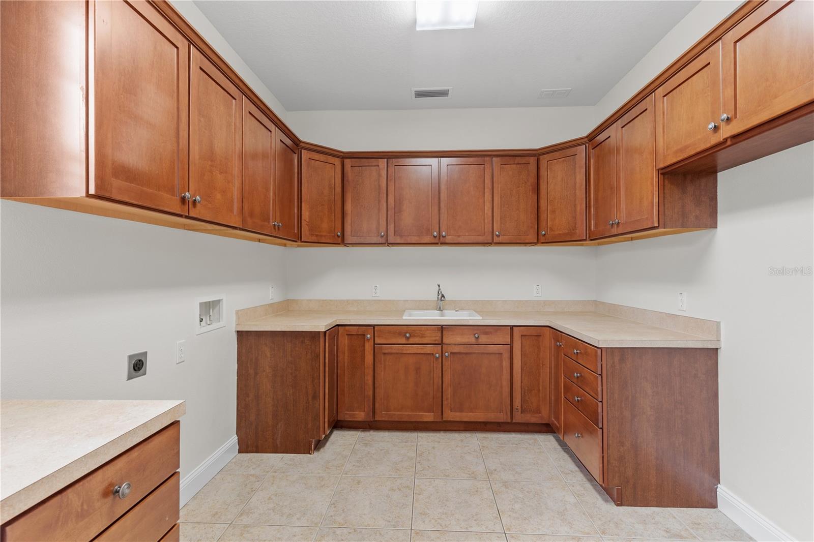 FISHHAWK RANCH TOWNCENTER PHAS - Residential