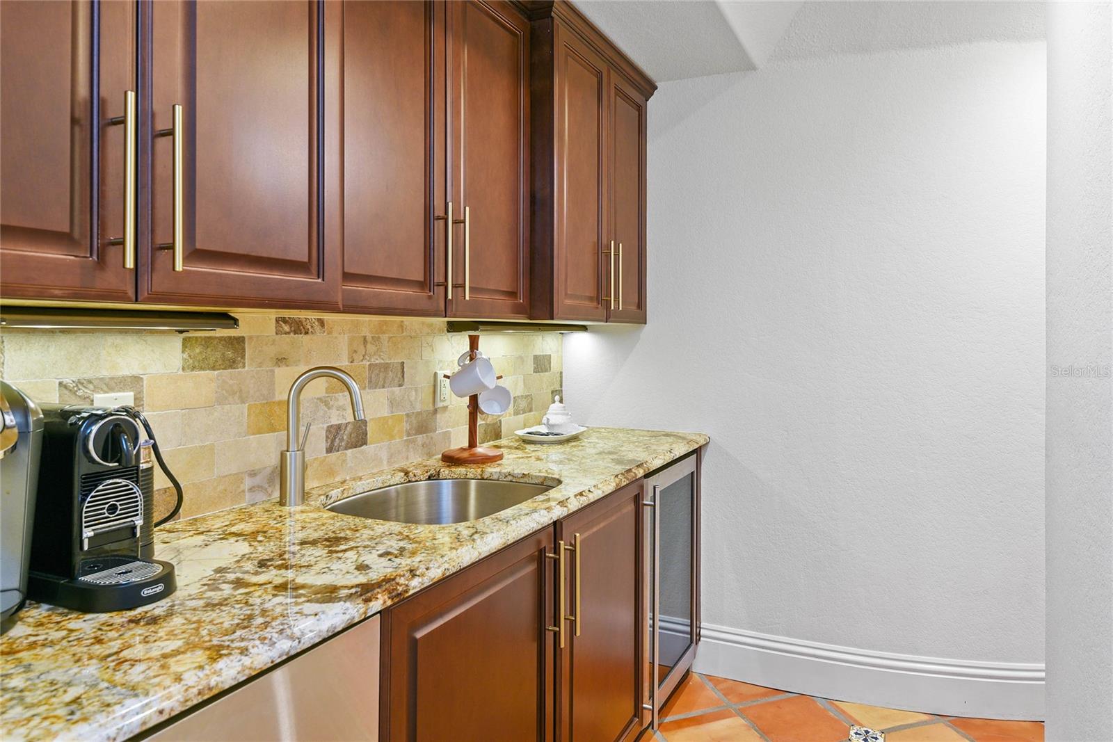 SYLVAN LAKE SHORES - Residential