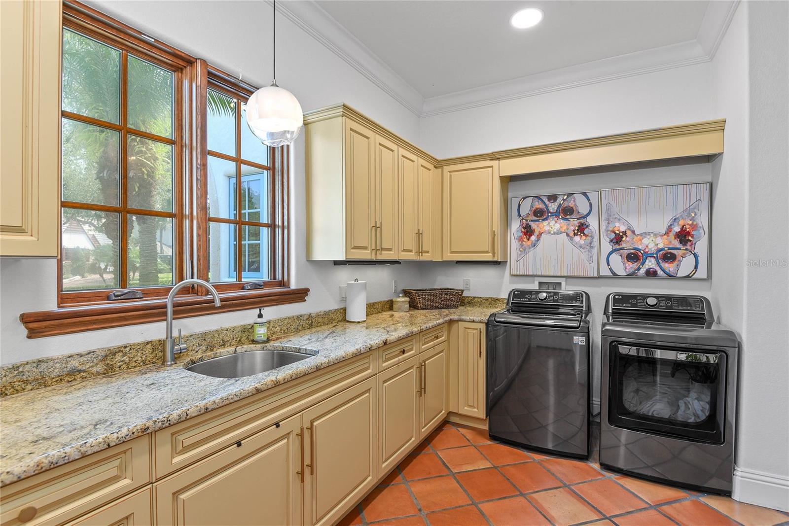 SYLVAN LAKE SHORES - Residential