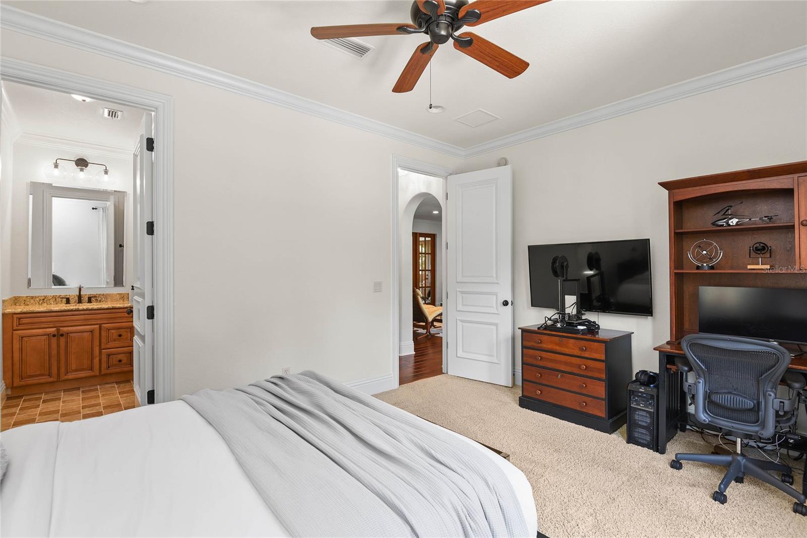 SYLVAN LAKE SHORES - Residential