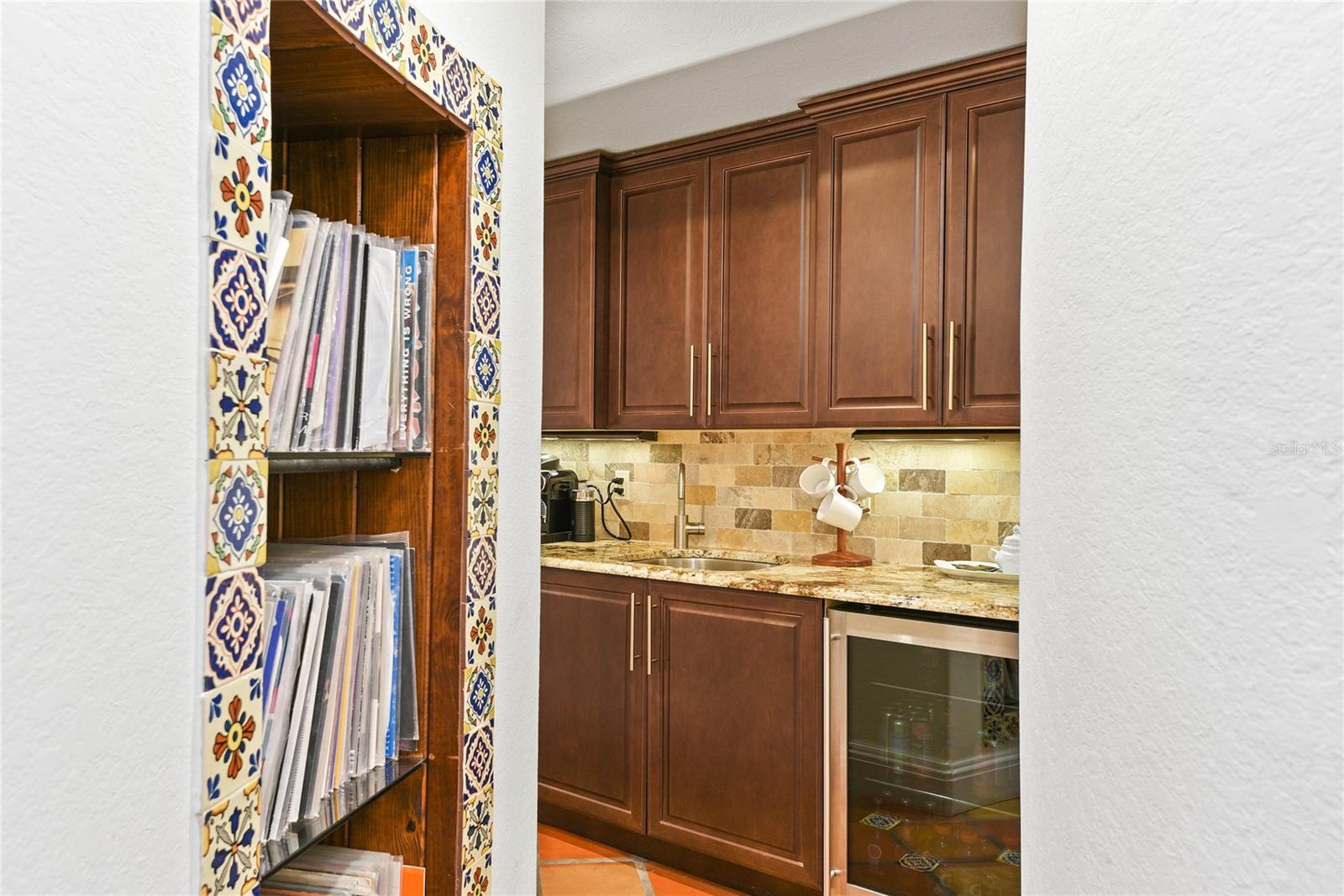 SYLVAN LAKE SHORES - Residential