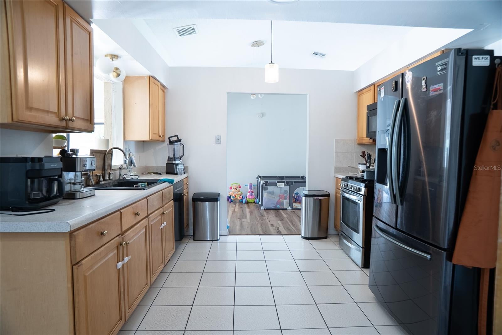 304 SHADOW OAK DRIVE