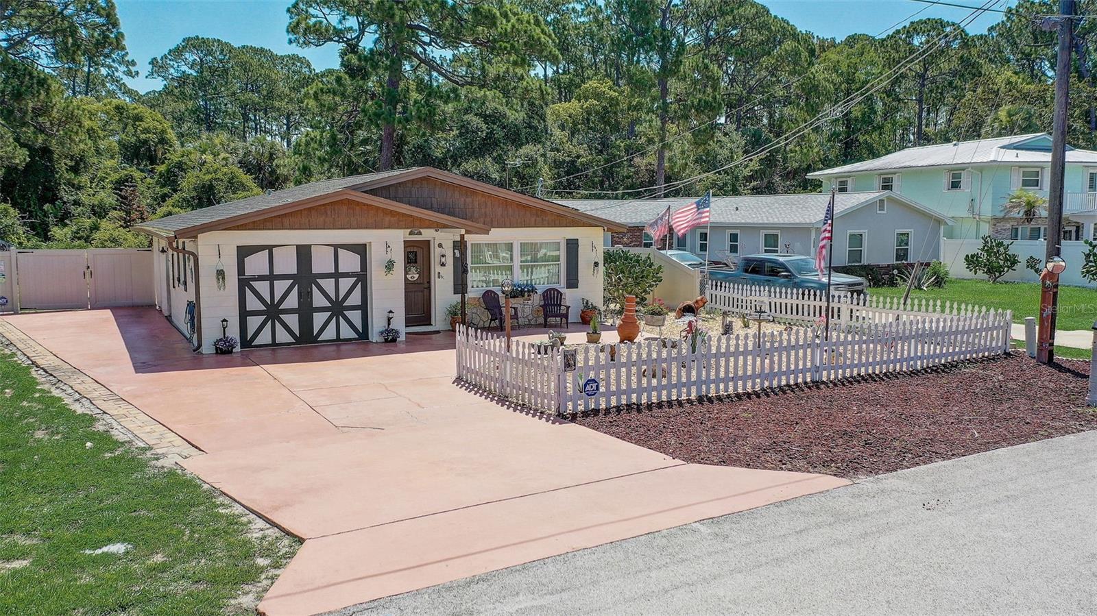 298 POINCIANA AVENUE