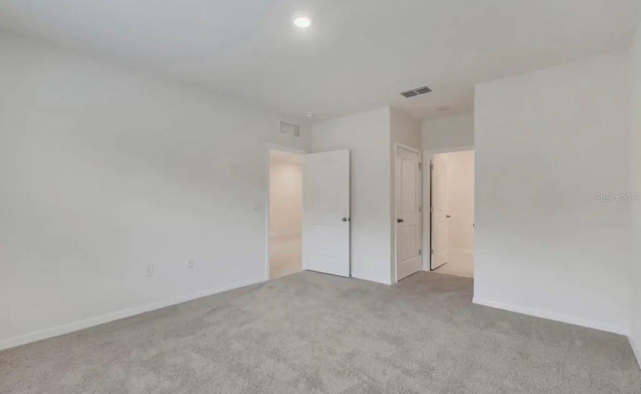 LAKE DENHAM ESTATES - Residential Lease