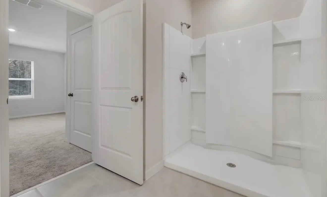 LAKE DENHAM ESTATES - Residential Lease