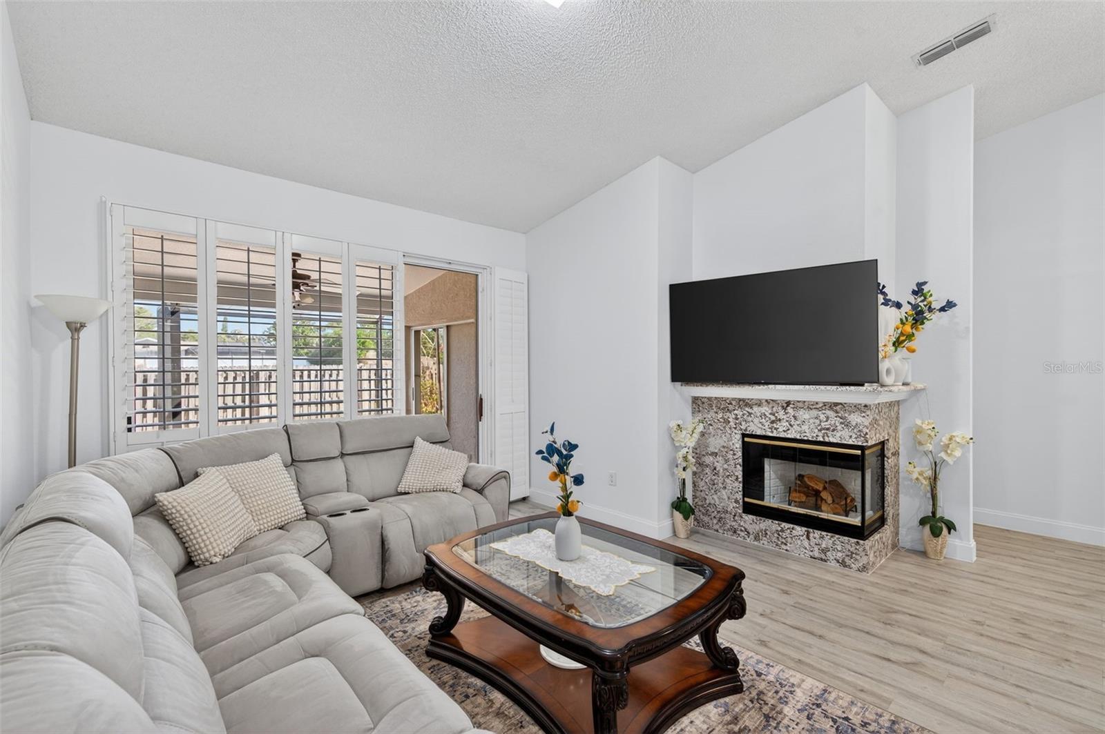 BROOKFIELD - Residential