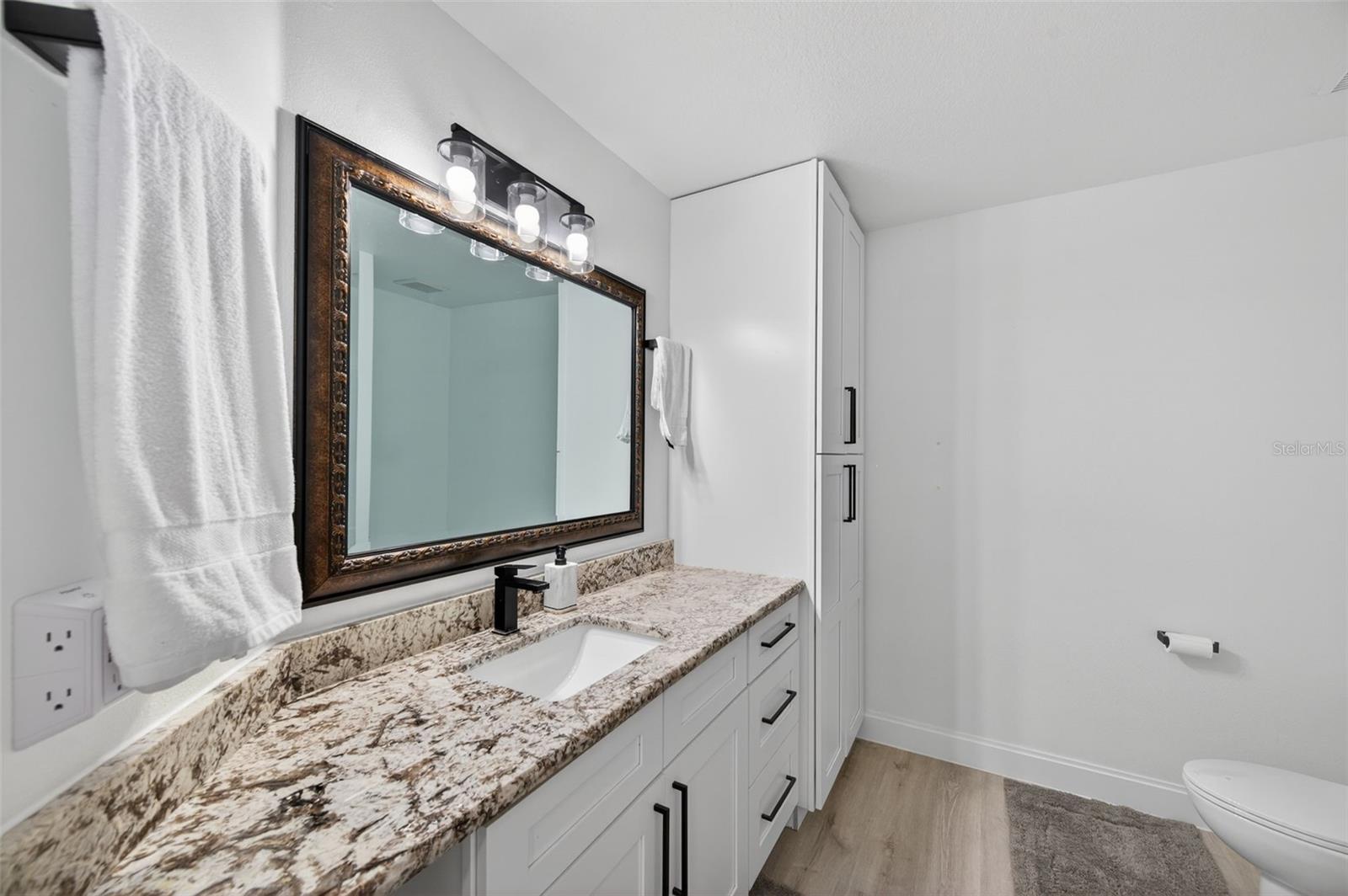 BROOKFIELD - Residential