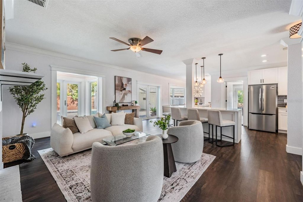 Photo of 5003 W Neptune Way, Tampa, FL 33609 (MLS # TB8486024)