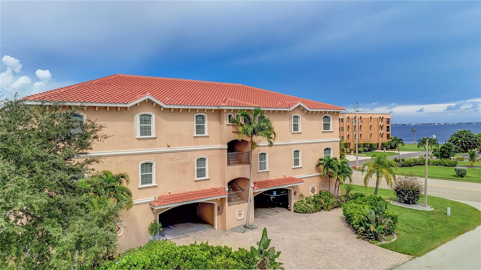 SIESTA COVE - Residential