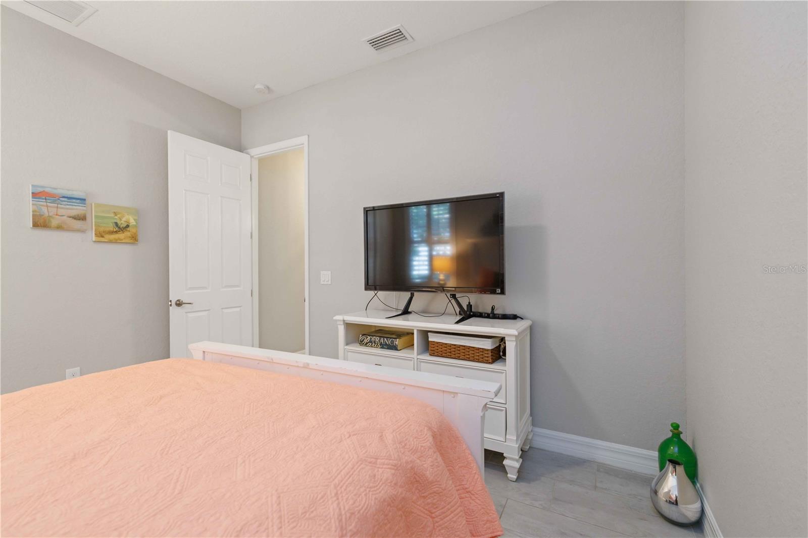 COUNTRY CLUB EAST AT LAKEWD RNCH YY1-4 - Residential